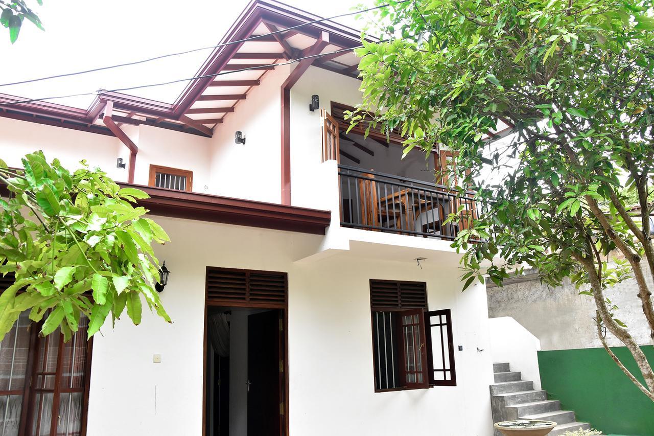 Top Mount Villa Hikkaduwa Exterior photo